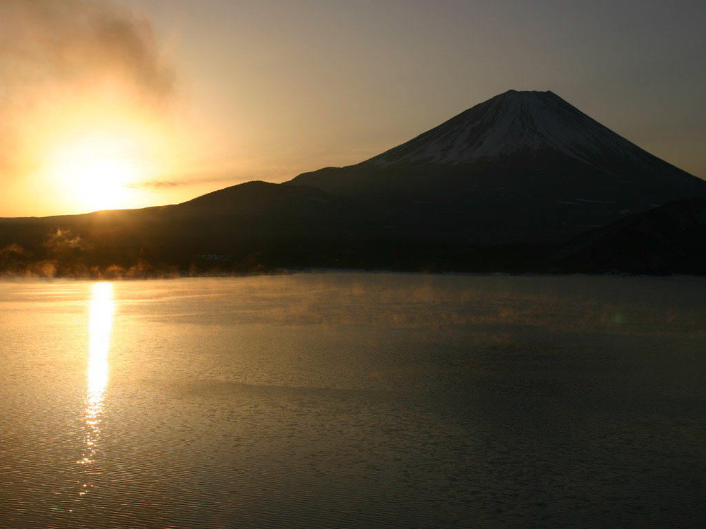朝日と富士山 写真素材無料壁紙